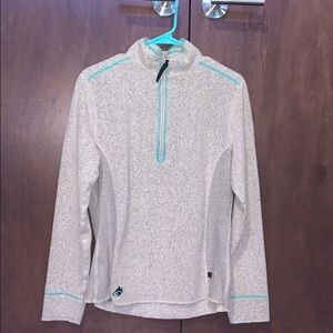 Woman’s Hot Chillys zip up pullover